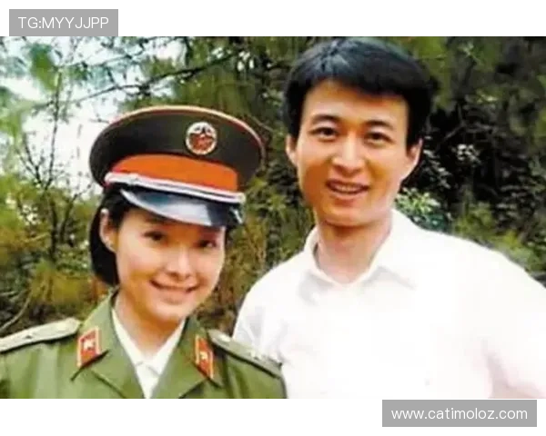 娶大11岁袁立为妻,如今7年过去,两人仍不生娃,丁克过的很潇洒_梁太平_婚姻_俩人